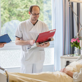 Behandlung und Pflege Behandlung und Pflege